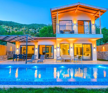 Kalkan Sarıbelen Mevkiinde 4 Kişilik Muhafazakar Tatil Villası