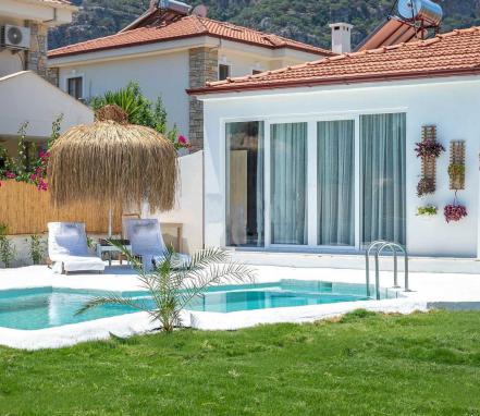 Muğla Bölgesinde Doağ İçinde Lüks Balayı Ttail Villası