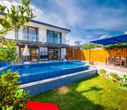 Kaş Bölgesinde Muhafazakar 4 Kşilik Tatil Villası