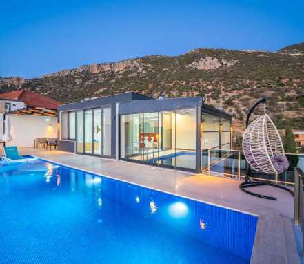 Kalkan Bölgesinde Korunaklı Deniz Manzaralı 4 Kişilik Tatil Villası 