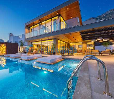 Kalkan Bölgesinde Ultra Lüks 10 Kişilik Tatil Vilalsı 