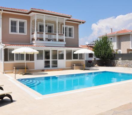 Fethiye Muğla Mevkiinde 10 Kişilik Tatil Vİllası