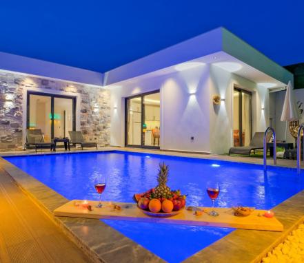 Fethiyenin Karaçulha Mevkiinde Lüks 4 Kişilik Tatil Villası