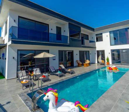 Kalkan Çavdırda 4 Kişilik Lüks Korunaklı Villa