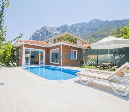 Antalya Konyaaltın da 4 Kişilik Korunaklı Tatil Villası