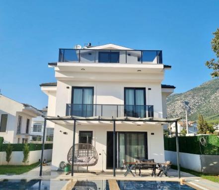 Ölüdenize Yakın Kiralık Villa