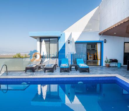 Kalkan Yeşilköy'de Korunaklı ve Doğa İçinde Tatil Villası