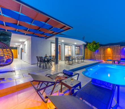 Kalkan Yeşilköy Mevkiinde 2 Yatakodalı Tatil Villası