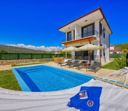 Kaş Çukurbağ Köyünde 4 Kişilik Tatil Villası