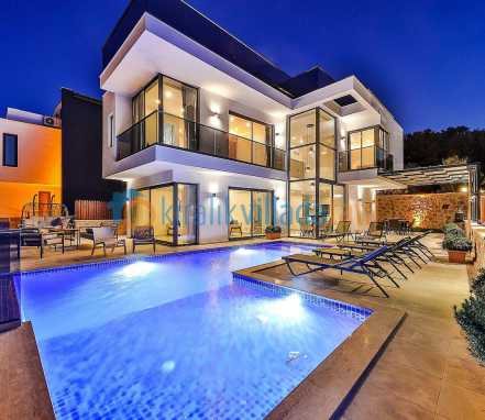 Kalkan Bölgesinde Merkeze Yakın 6 Kişlik Tatil Villası 