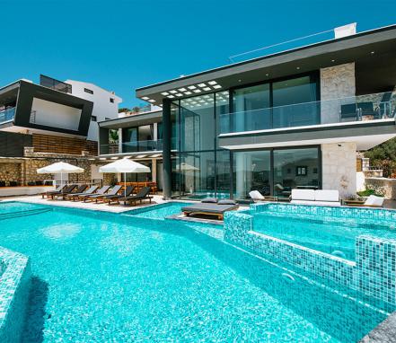 Kalkan Ortalan Mevkiinde 12 Kişilik Ultra Lüks Tatil Villası
