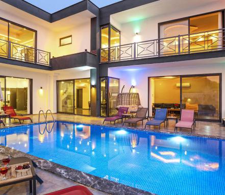 Kalkan Bölgesinde 6 Kişilik Tatil Villası
