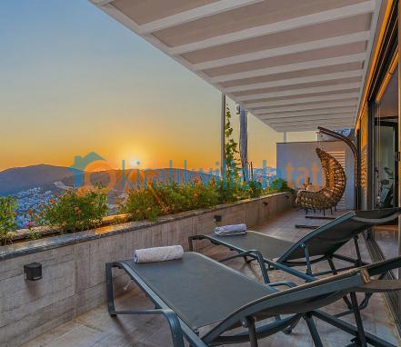 Kalkan Kördere Mevkiinde 2 Kişilik Deniz Manzaralı Suit Tatil Villası