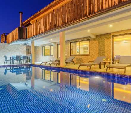 Kalkan Bölgesinde Korunaklı Lüks 4 Kişilik Tatil Villası 