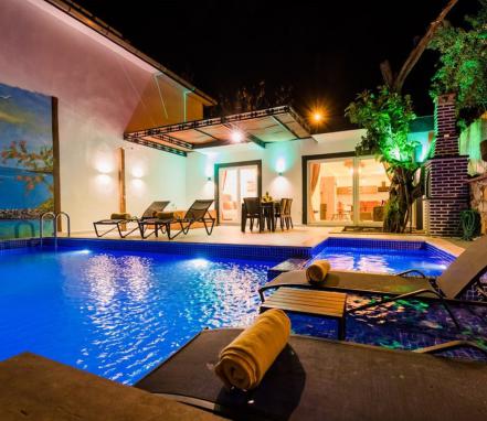 Kalkan Ulugöl Mevkiinde 4 Kişilik Korunaklı Tatil Villası