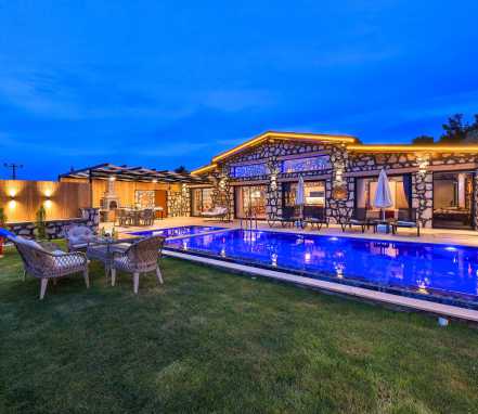 Kalkan Bölgesinde Korunaklı 4 Kişilik Tatil Villası 