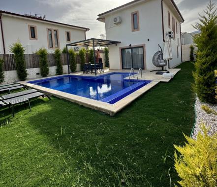 Kaş Çukurbağ Mevkiinde 4 Kişiilk Tatil Villası