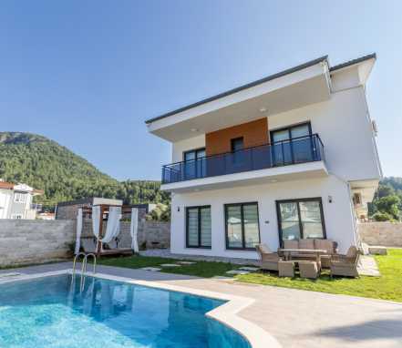 Fethiye Bölgesinde Lüks 8 Kişilik Tatil Villası