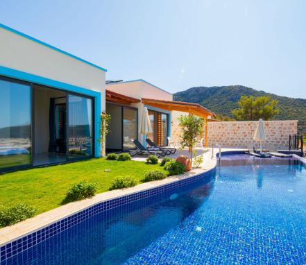 Kalkan Yeşilköy Mevkiinde Doğa İçinde Korunaklı Tatil Villası