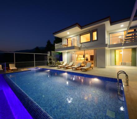 Kalkan Bölgesinde Korunaklı 6 Kİşilik Tatil Villası 