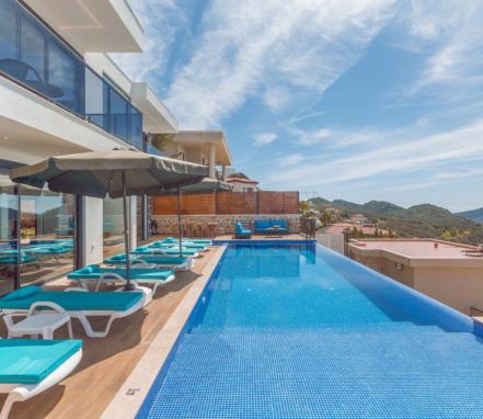 Kalkan Kızıltaş Mevkiinde Deniz Manzaralı Lüks Tatil Villa