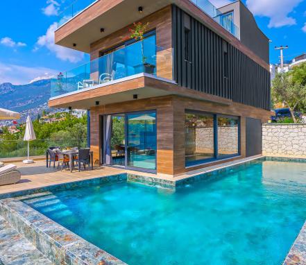 Kalkan Kışla Bölgesinde Deniz Manzaralı 8 Kişilik Villa