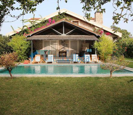 Muğla Bölgesinde Korunaklı 8 Kişilik Tatil Villası 