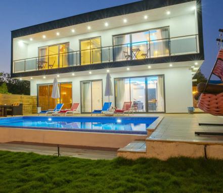 Kalkan Bölgesinde 4 Kişilik Muhafazakar Tatil Villası 