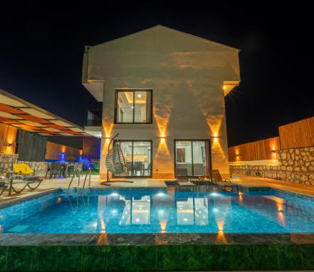 Seydikemer Bölgesinde 6 Kişilik Muhafazakar Tatil Villası