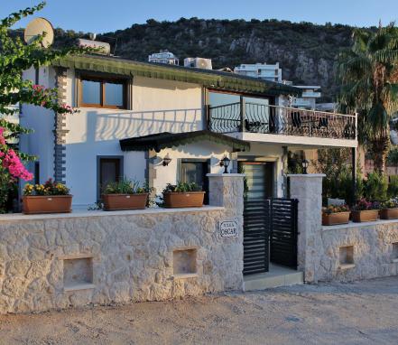 Kalkan Bölgesinde Deniz Manzaralı 4 Kişilik Tatil Villası 