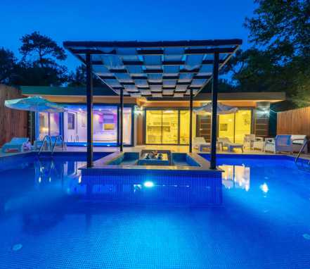 Kalkan Bölgesinde Korunaklı 4 Kişilik Tatil Villası 