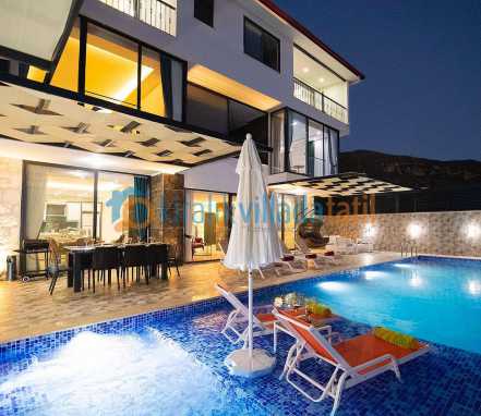 Kalkan Sarnıçbaşı Mevkiinde 8 Kişilik Muhafazakar Lüks Tatil Villası