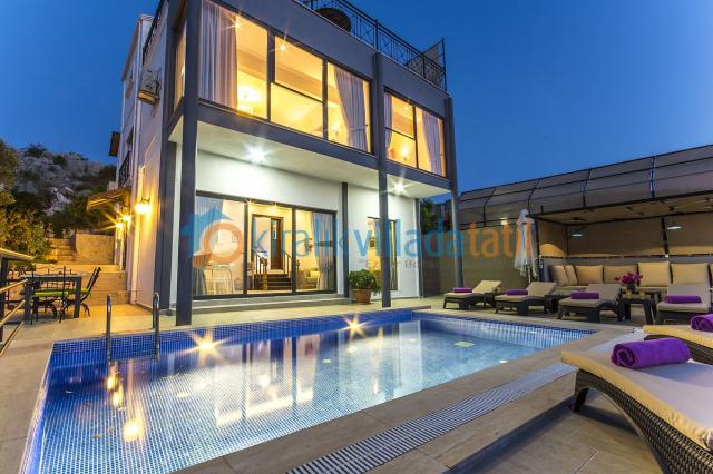 Kalkan Kışla’da Korunaklı Denize Yakın Villa
