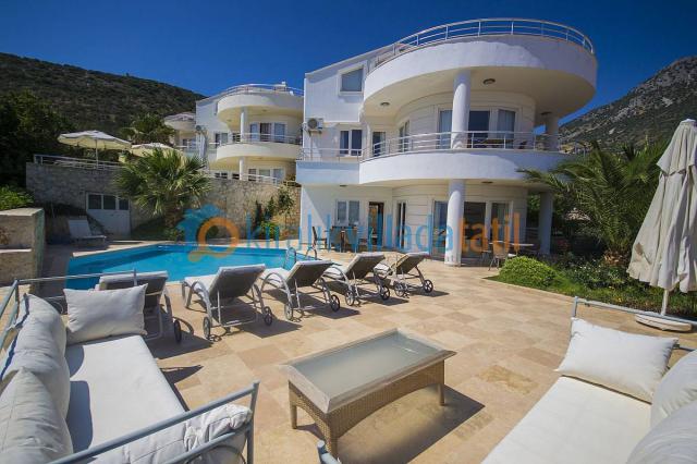 Kalkan Ortaalan Mevkiinde 6 Kişilik Tatil Villa