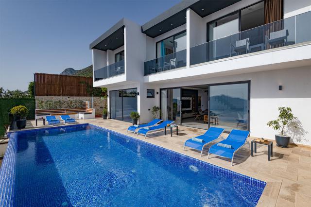 Kalkan Kördere Mevkiinde Korunaklı 6 Kişilik Tatil Villası 