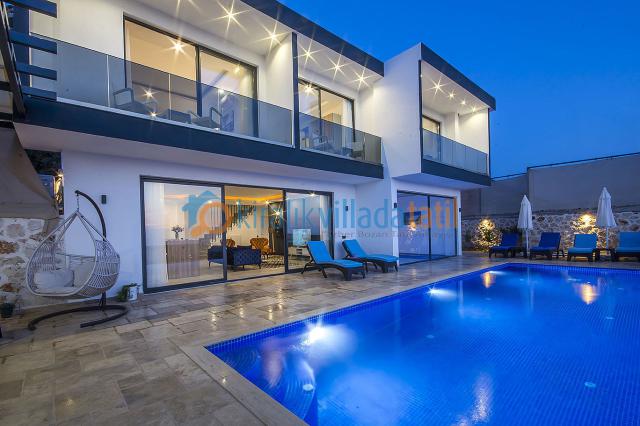 Kalkan Kördere Mevkiinde 6 Kişilik Korunaklı Tatil Villası