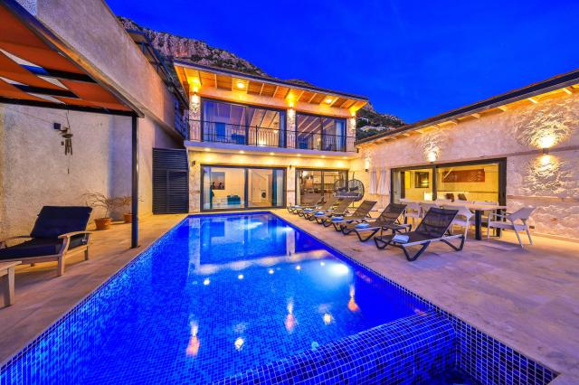 Kalkan Kördere Bölgesinde 6 Kişilik Korunaklı Tatil Villası
