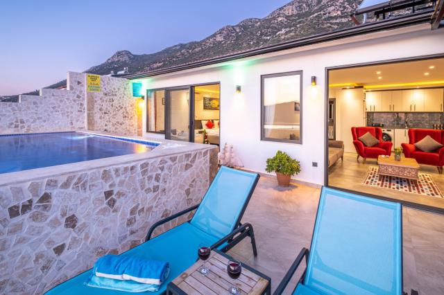 Kalkan Kördere Mevkiinde 2 Kişilik Lüks Balayı Tatil Villası