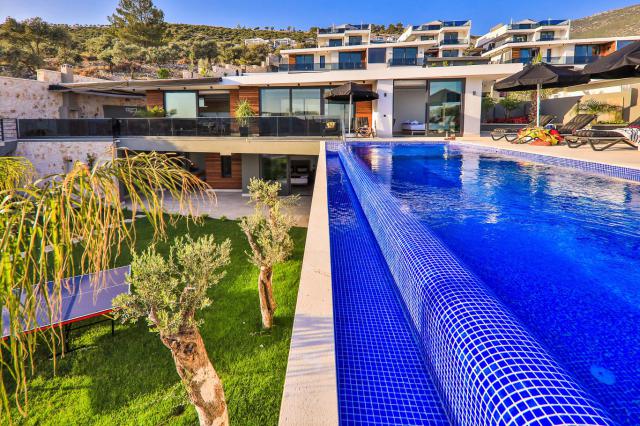 Kalkan Kalamar Mevkiinde 8 Kişilik Tatil Villası