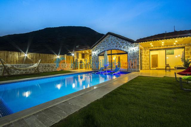 Kalkan bezirgan mevkiinde balayı villası