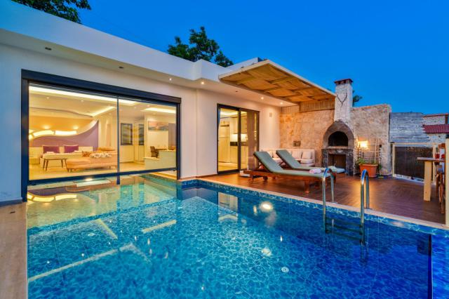 Kalkan Kördere Mevkiinde Muhafazakar Balayı Tatil Villası 