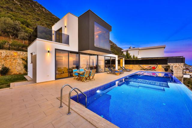 Kalkan Kördere Mevkiinde Lüks 4 Kişilik Tatil Villası