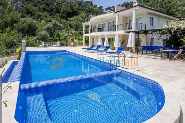 Kalkan İslamlar Köyünde Lüks Tatil Villası