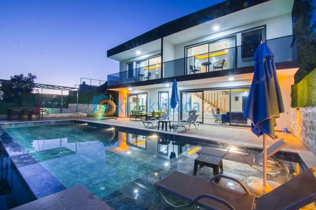 Kalkan İslamlar Mevkiinde 6 Kişilik Tatil Villası