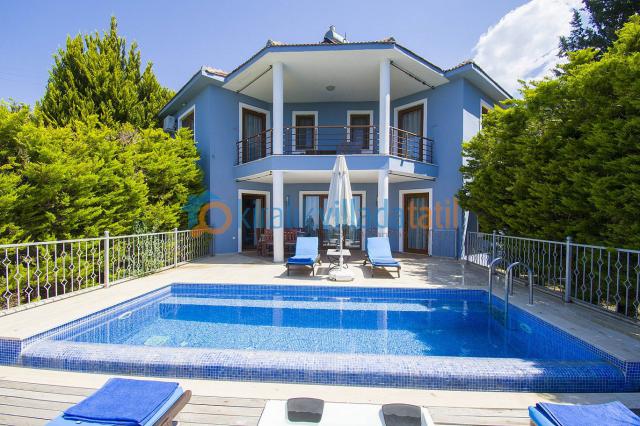 İslamlar Köyünde Lüks Muhafazakar Villa