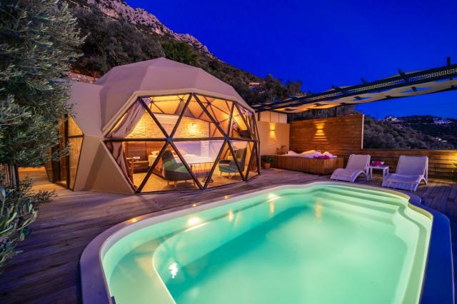 Kalkan Kördere Mevkiinde 1+0 Özel Konsept Domes Villa-3