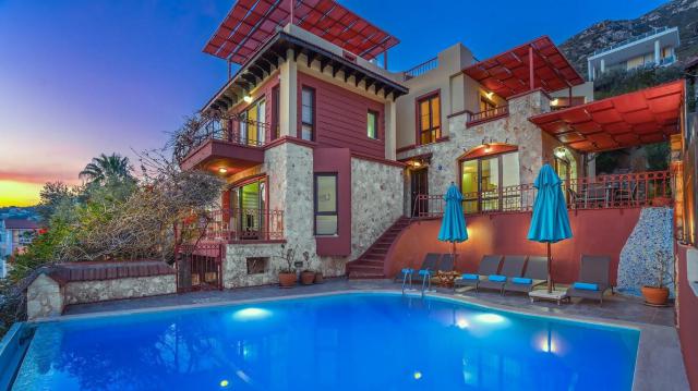 Kalkan Kızıltaş Mevkiinde Deniz Manzaralı 8 Kişilik Tatil Villası 