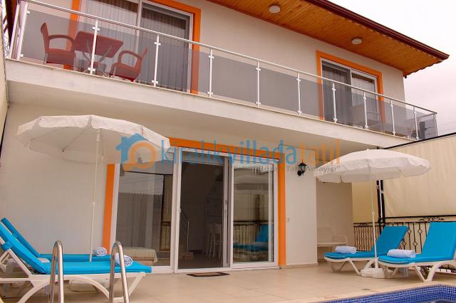 Kalkan İslamlar Köyünde 4 Kişilik Korunaklı Tatil Villası