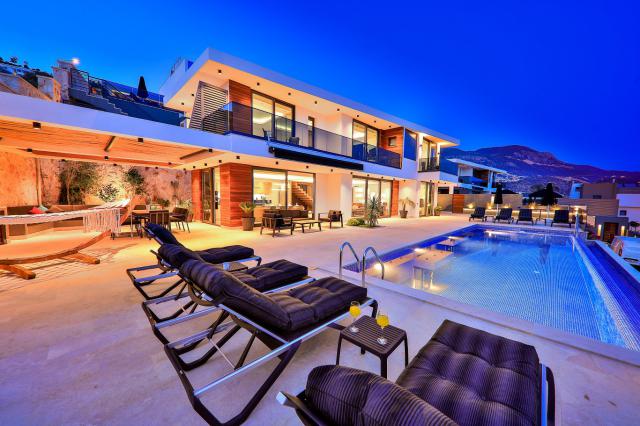 Kalkan Kalamar Mevkiinde 8 Kişilik Tatil Villası