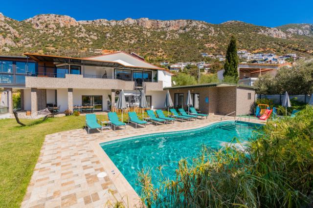 Kslksn Kördere Mevkiinde Ultra Lüks 12 Kişilik Tatil Villası 